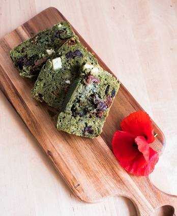 Un Cake Salé à la spiruline : on la fait cuire exeptionnellement! Un Cake Salé à la spiruline : on la fait cuire exeptionnellement!
